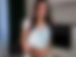 Live cam show with Aisha - Average on Camsoda