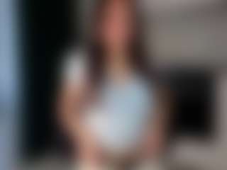 Live cam show with Aisha - Body Massage on intimatelivegirls.com