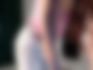 Live cam show with Aisha - Athletic Public on CamSodaAdn