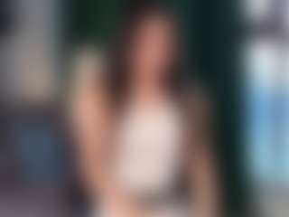 Live cam show with Aisha - Oil on Camming Site
