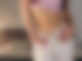 Live cam show with Aisha - Solo on AdultVida.com