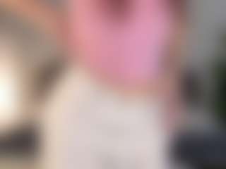 Live cam show with Aisha - Petite Teen (18+) on Camsoda