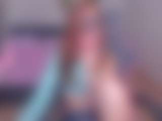 Live cam show with Alice-Harmony - Shaved Pussy on Mixed Magazine Live
