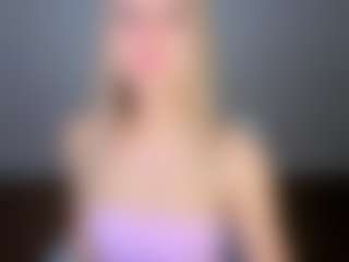 Live cam show with Angelinaa - Camel Toe on SquirtSoMuch