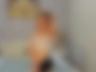 Live cam show with Angelinaa - Green Eyes on SmokeAndPoke