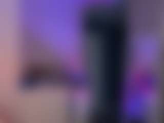 Live cam show with LolaRaze - Striptease on Stripli.com
