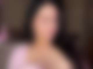 Live cam show with LolaRaze - Shaved on Camsoda