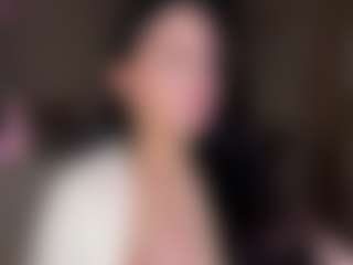 Live cam show with LolaRaze - Flashing on Hubzter Live