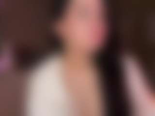 Live cam show with LolaRaze - Cute on AdultVida.com
