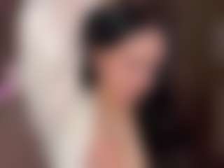 Live cam show with LolaRaze - Skinny on Camsoda