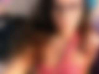 naih-reyes MILF webcam performer live streaming