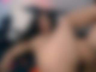 naih-reyes MILF webcam performer live streaming