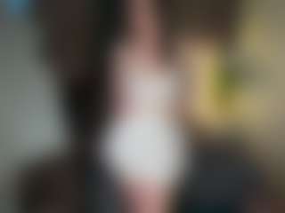 Live cam show with Nelie-Evans - Green Eyes on milfzrlive.com