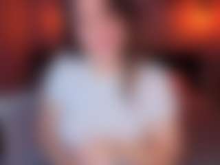 Live cam show with Nelie-Evans - Green Eyes on Fling VIP Chat