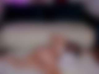 Live cam show with Nelie-Evans - Camel Toe on boobsie.com