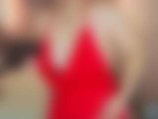 Live cam show with Nelie-Evans - Normal on StripNow