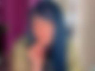 Live cam show with Ricki-Bloom - Living Room on 1on1-livenow