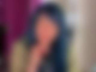 Live cam show with Ricki-Bloom - Living Room on CamSodaAdn