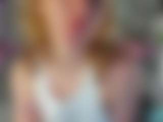 Live cam show with Ricki-Bloom - Flashing on Camming Site