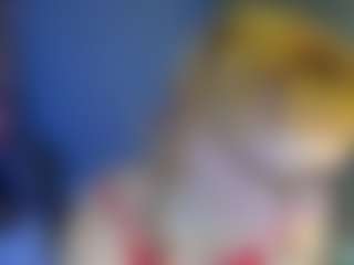 Live cam show with Ricki-Bloom - Strip on Dolls Live