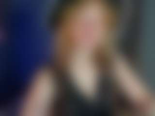 Live cam show with Ricki-Bloom - Striptease on Fit Hotties