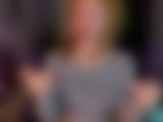 Ricki-Bloom's Live Sex Cam Show
