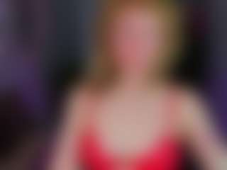 Live cam show with Ricki-Bloom - Shaved Pussy on Camsoda