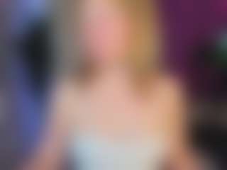 Live cam show with Ricki-Bloom - Flashing on xfollow cams