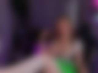 Live cam show with Ricki-Bloom - Solo on Camsoda