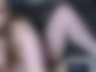 Live cam show with Silver Vee - Fingering on CamClone