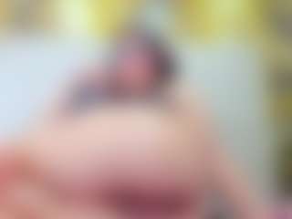 Live cam show with AllicePetit - Skinny on Camsoda