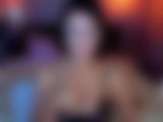 Live cam show with Amelia - Mature on Camsoda