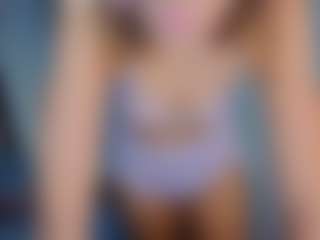 Live cam show with Amelia - Solo on Camming Site
