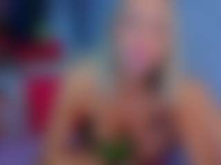 Live cam show with Amelia - Gamer Mature on alttransgirls