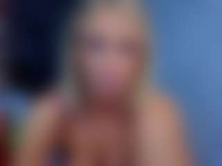 Live cam show with Amelia - Solo on madthumbs