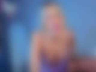 Live cam show with Amelia - Mature on Camsoda