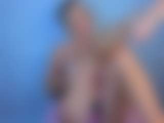 Live cam show with Amelia - Mature on Camsoda
