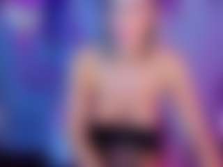 Live cam show with Amelia - Small Tits Mature on 1on1-livenow
