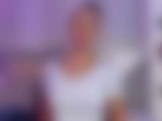 Live cam show with Andreaa-Clark - Swallow on googirlz