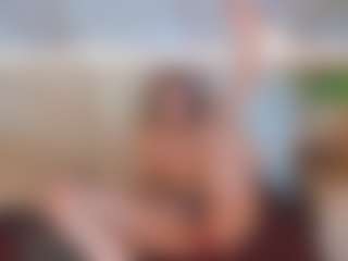 Live cam show with Sienna-Bellucci - Fingers on StripNow