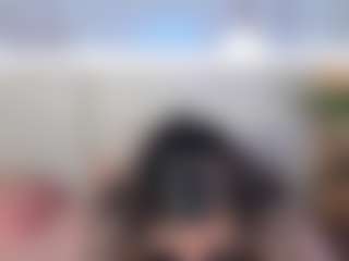Live cam show with Sienna-Bellucci - Bikini on Camversity