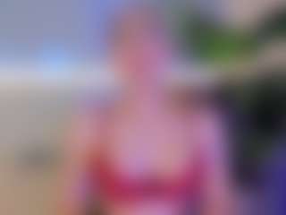 Live cam show with Sienna-Bellucci - Facial on TottyGirls