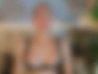 Live cam show with Sienna-Bellucci - Blowjob Mature on Camsoda
