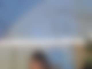 Live cam show with Sienna-Bellucci - Oil on camwithhim.com