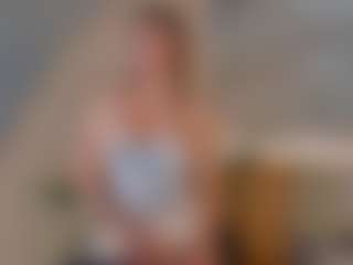 Live cam show with Sienna-Bellucci - Facial on xfollow cams