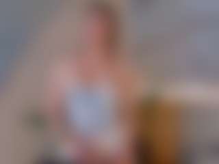 Live cam show with Sienna-Bellucci - Facial on boobsie.com