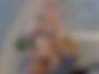 Live cam show with Sienna-Bellucci - Blonde Hair on hrnylive.com