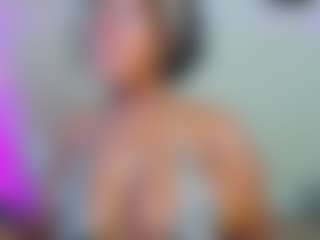 Live cam show with CinnamonSpice - Thick on TeamSkeetLive