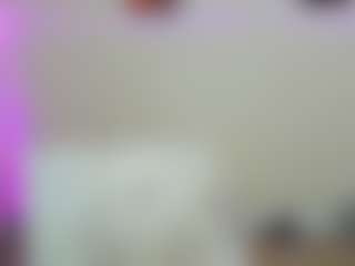 Live cam show with CinnamonSpice - Strip on TeamSkeetLive