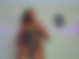 Live-Cam-Show mit CinnamonSpice - Plug auf Camsoda